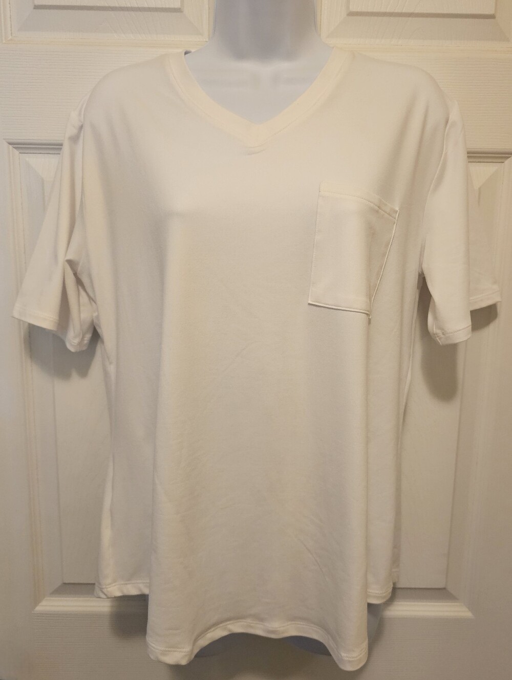 NWT Zyia Active White Go To Pocket V-2 Tee Shirt Size XL